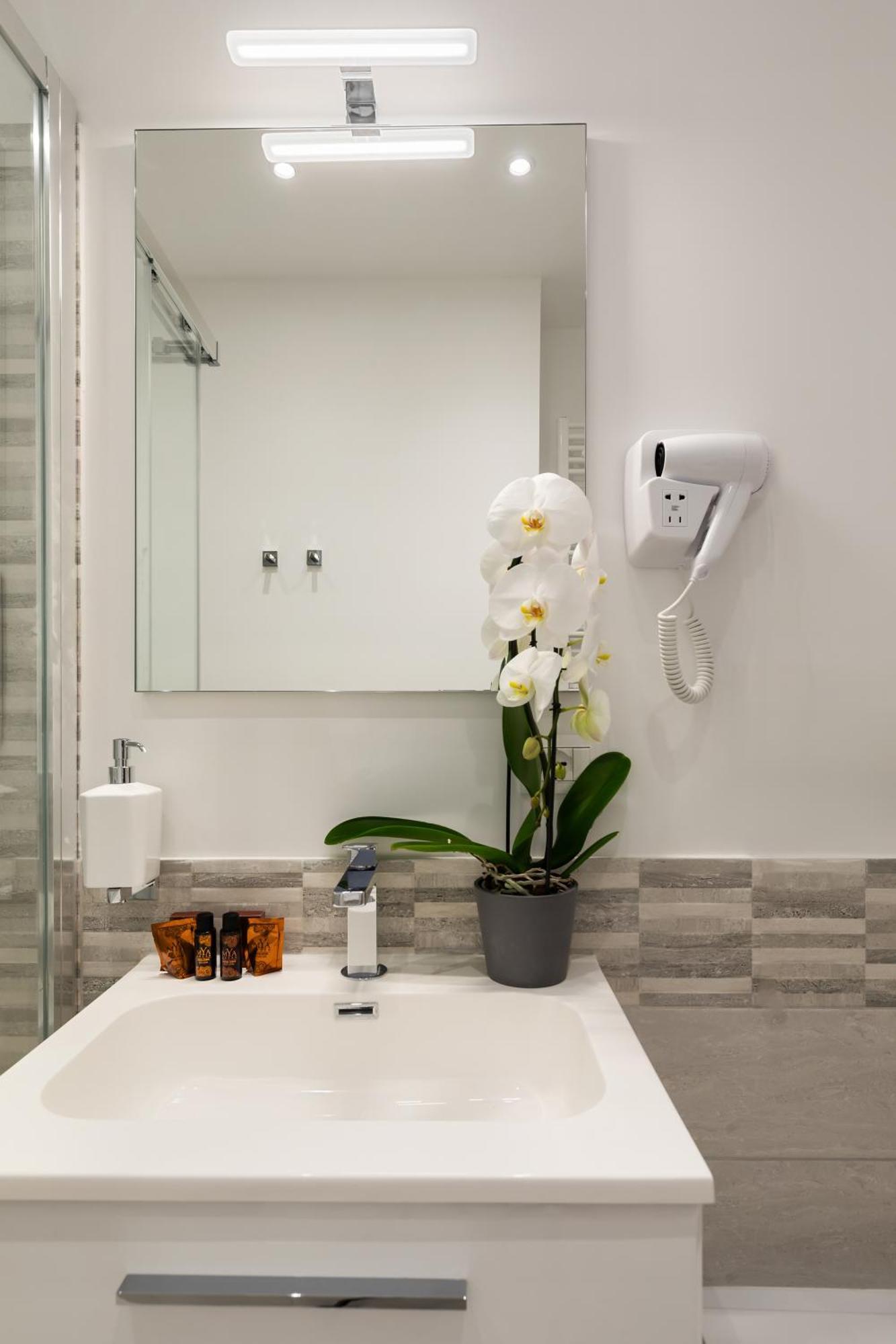 Guest house Clodio Welcome - 5 Arredate Con Bagno Interno - Zona Comune - Condizionatori -